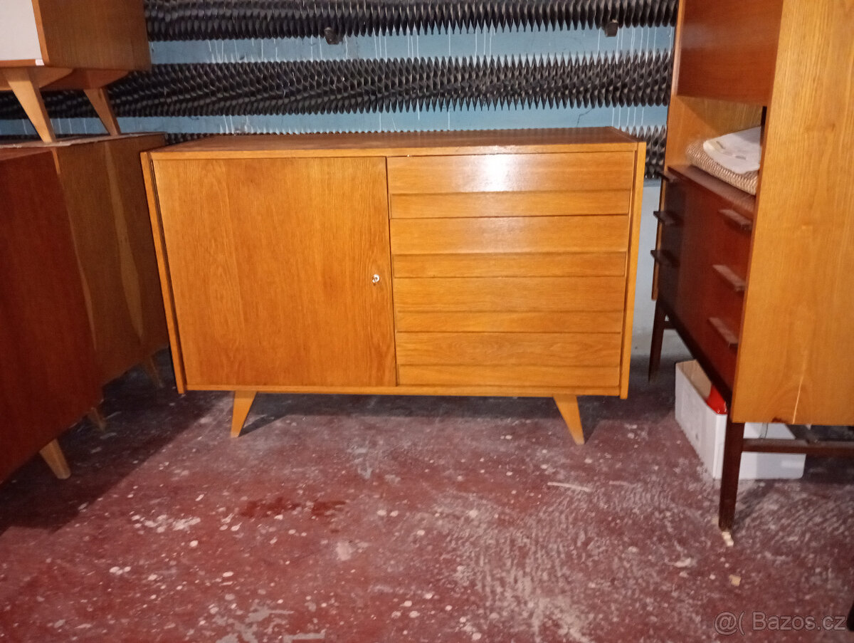 Komoda JIROUTEK ,2 ks - 8