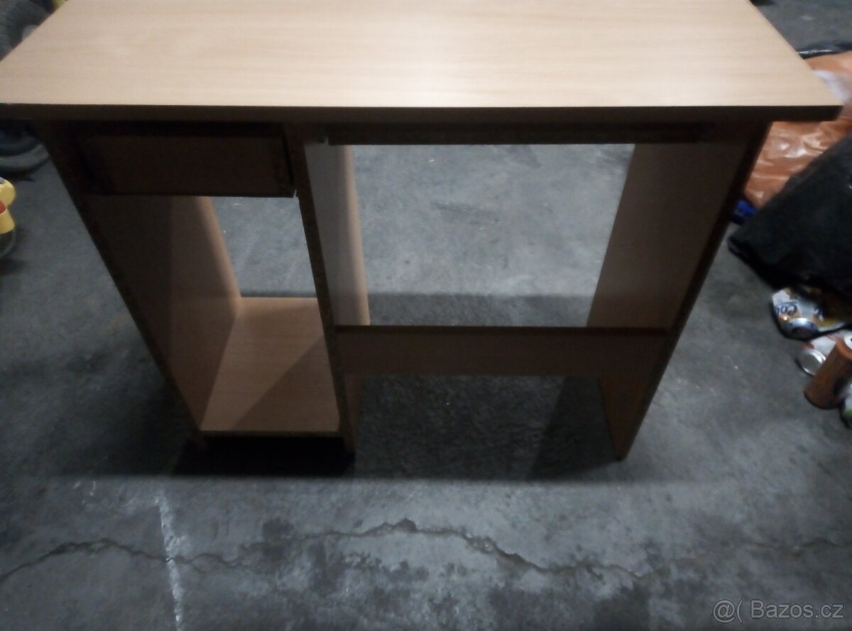 počítačový stůl - 8