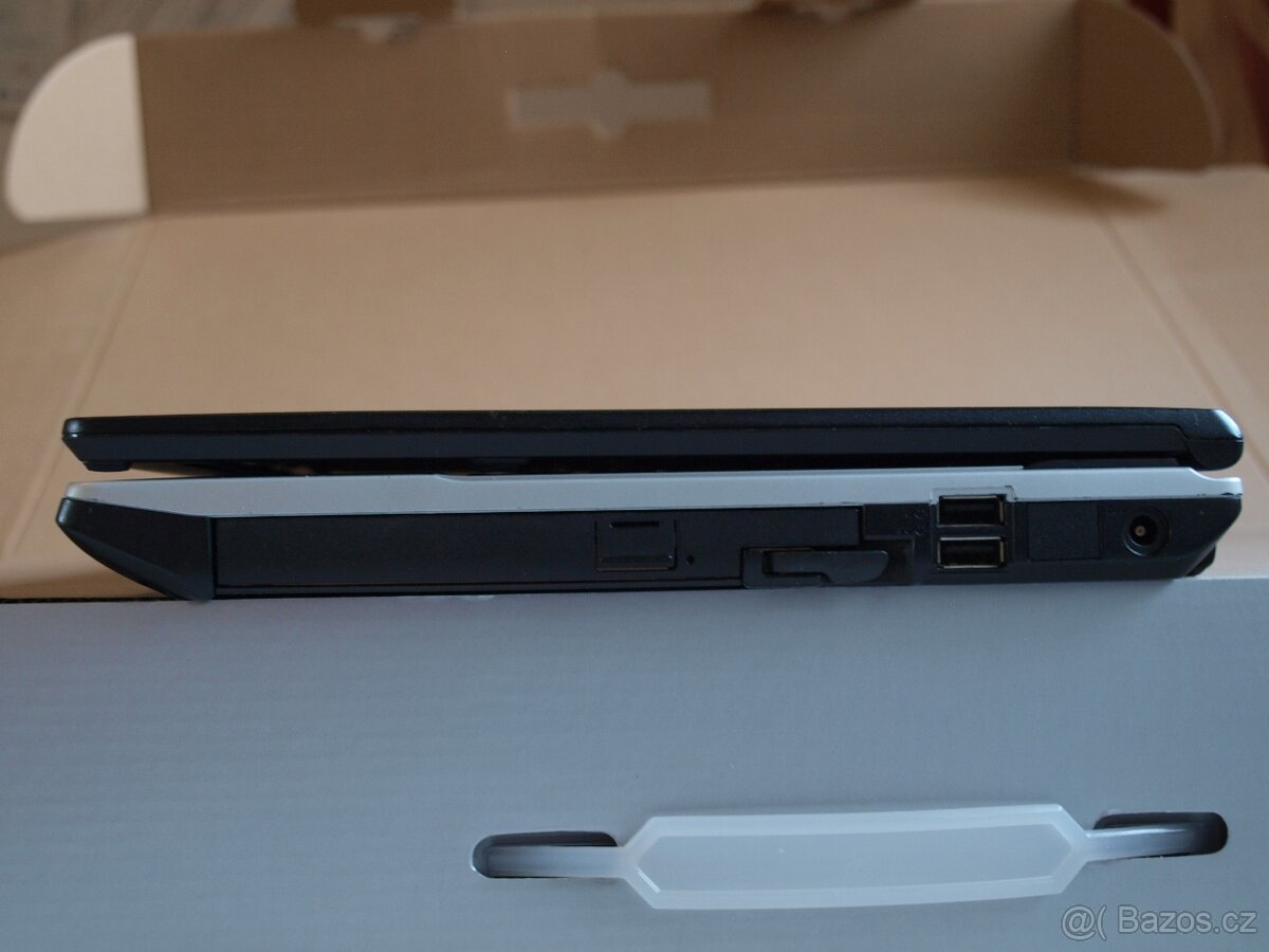 Notebook 15,6", Fujitsu E751, i7, 8GB, 120GB SSD, W10 - 8