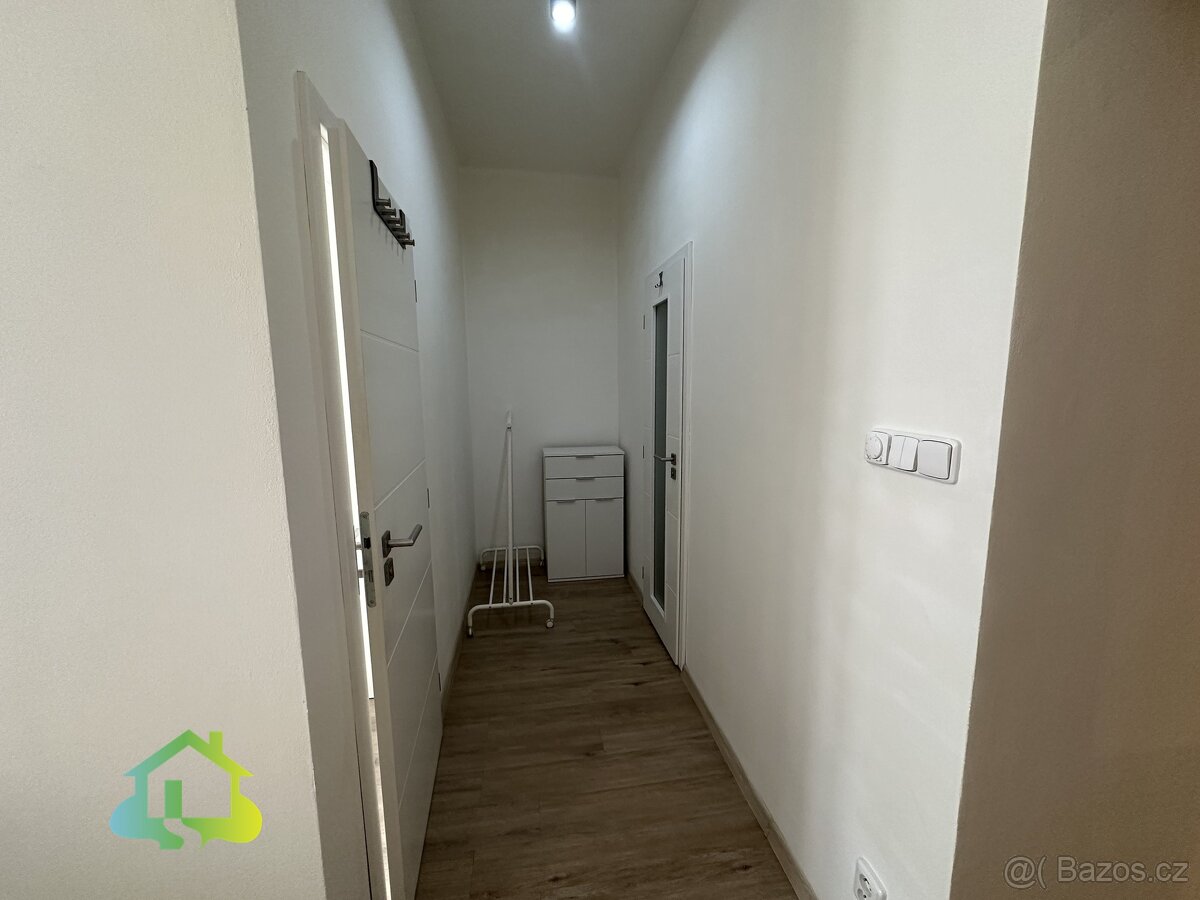 Pronájem bytu 2+kk 38 m², ulice Holandská, Praha-Vršovice. - 8