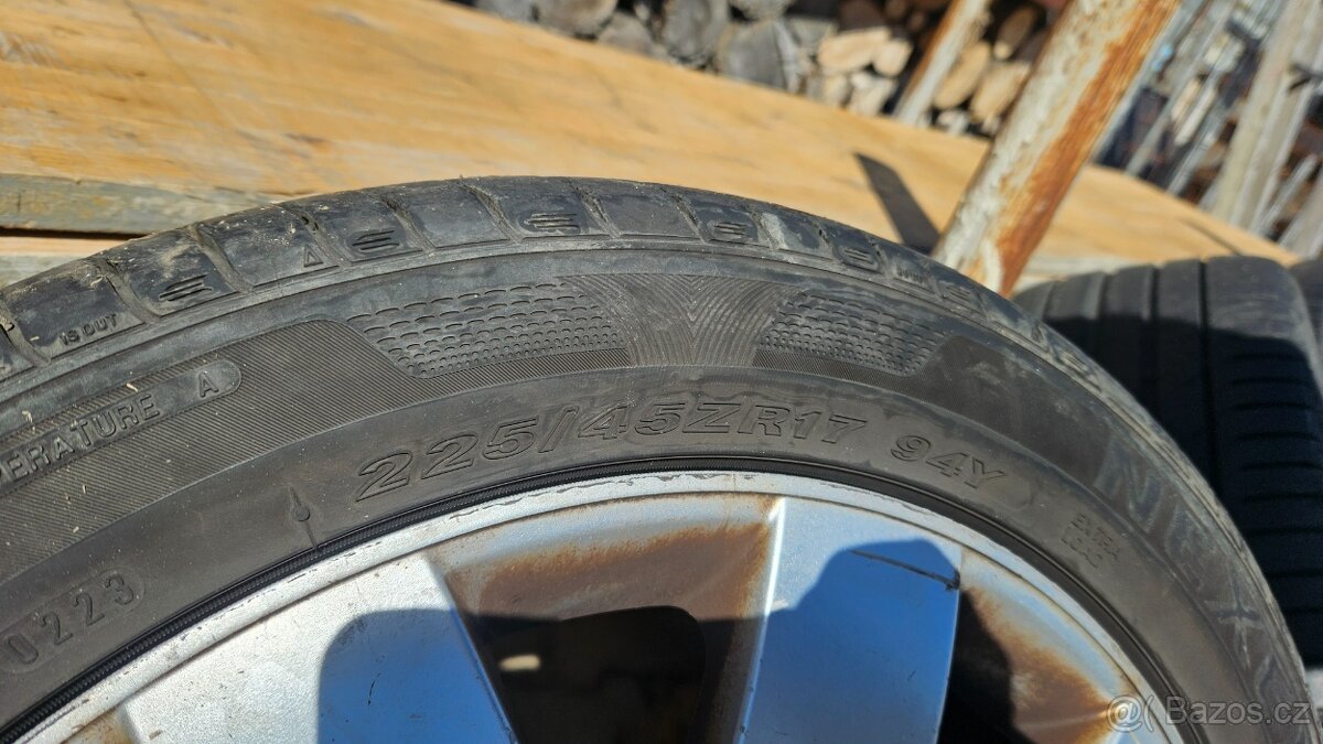 225/45 R15 - 7Jx17H2 Et37 - 8