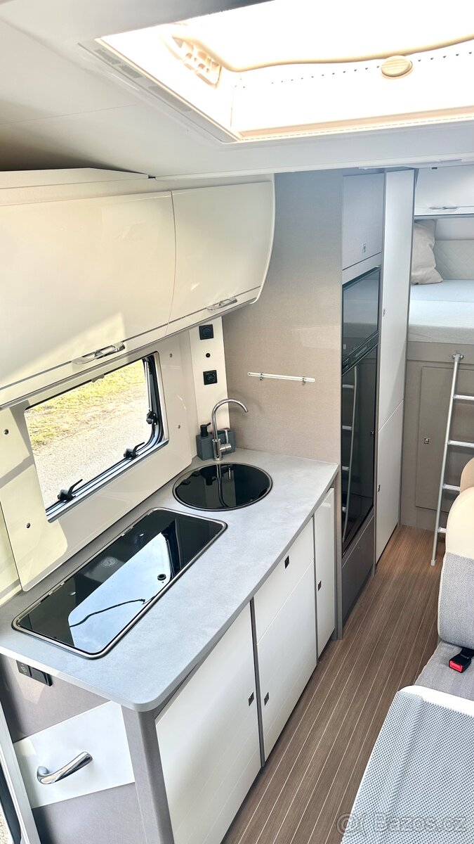 Pronájem - Obytný vůz s alkovnou - 8