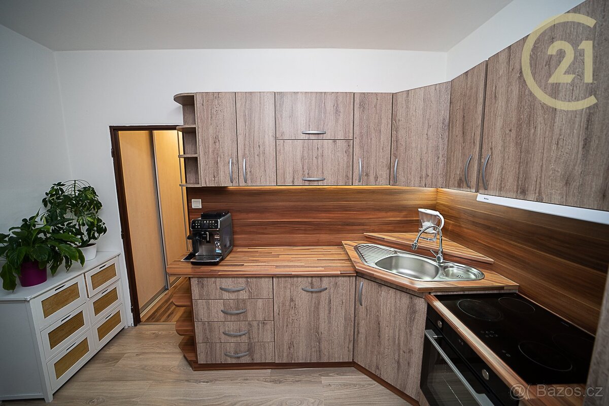 Cihlový byt 3+1, Letohrad, garáž, sklepní i půdní koje, p... - 8