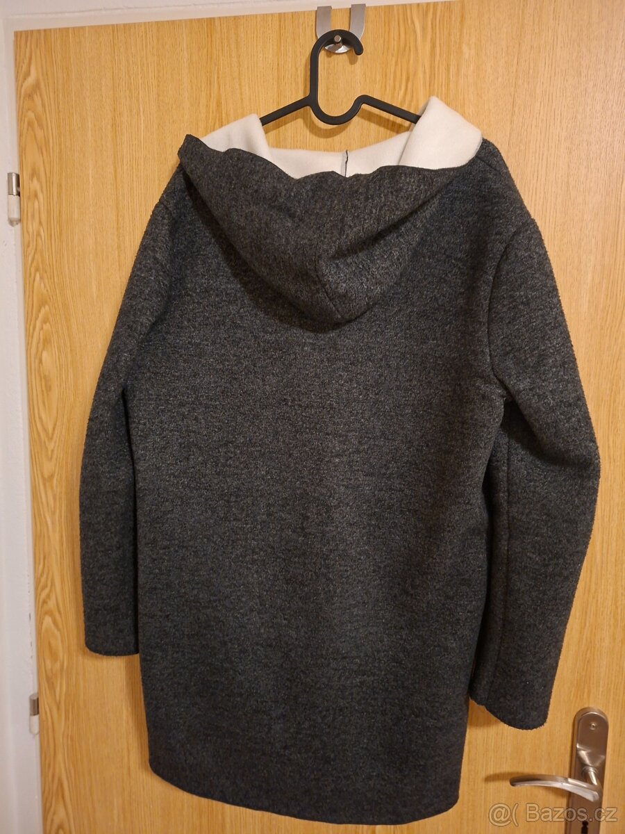 Dva kabátky a zimní bunda - 8