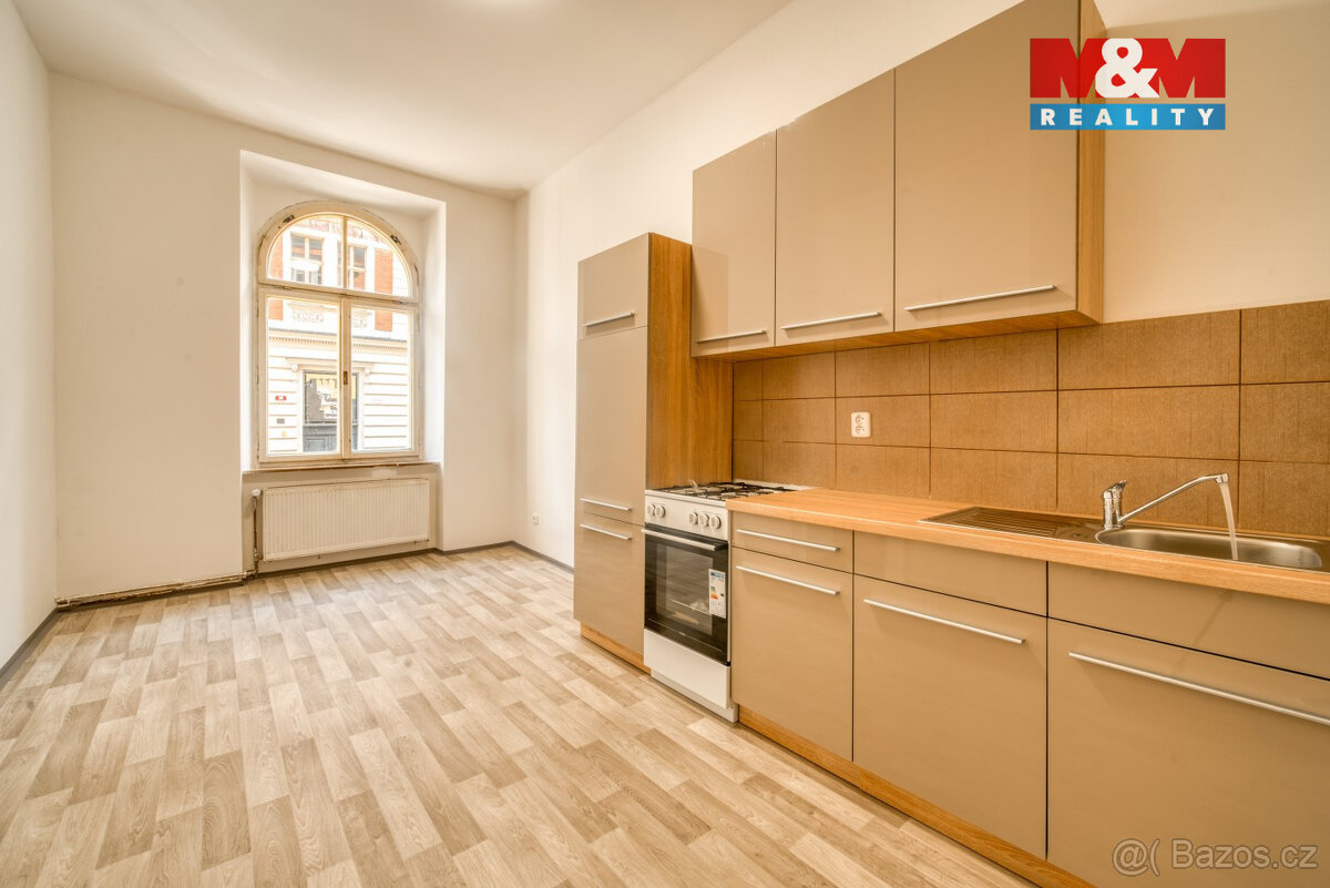 Prodej bytu 2+1, 90 m², Plzeň, ul. Kardinála Berana - 8