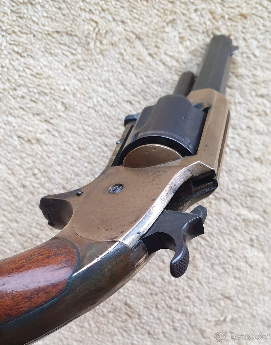 Historický revolver Whitneyville Armory cal.32 SA Long 1870 - 8