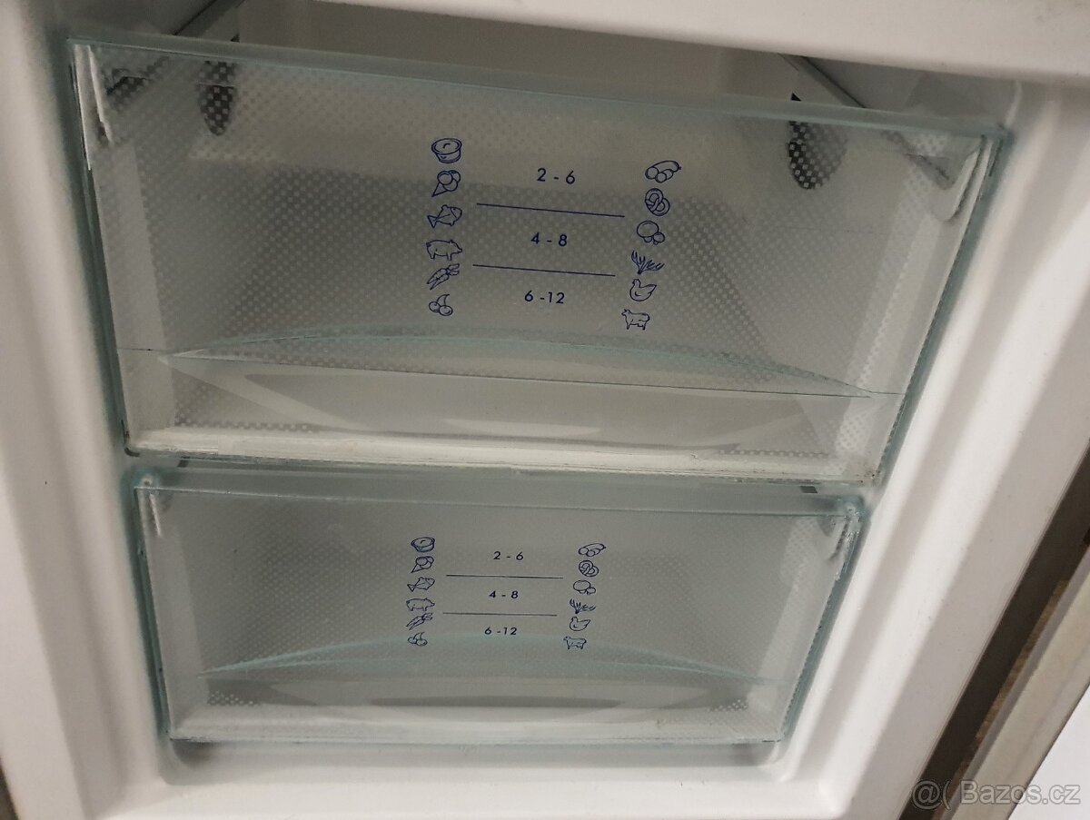 lednice LIEBHERR A+ s mrazákem dole - 8