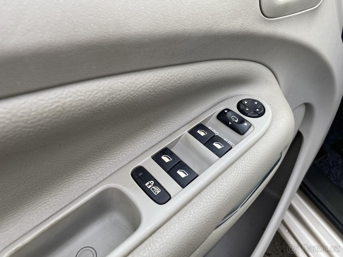 Citroën C3 Picasso 1.4 VTi , 70 kW benzín, 2009 - 8