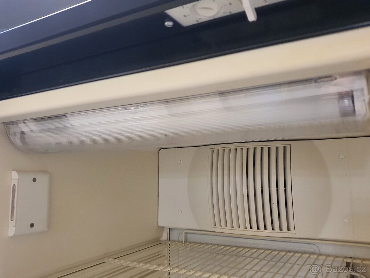 LIEBHERR GASTRO velká prosklená lednice-restaurace - 8