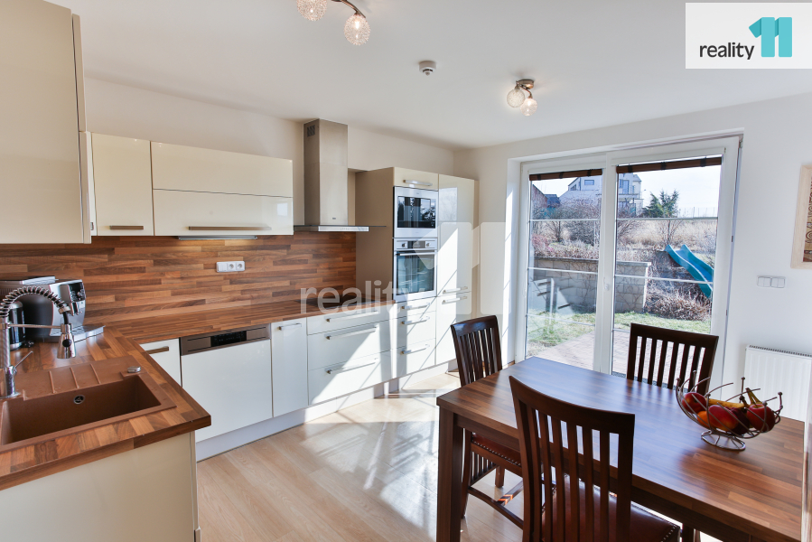 Prostorný dům 238 m2, 5+kk, pozemek 1269 m2, Radějovice, - 8