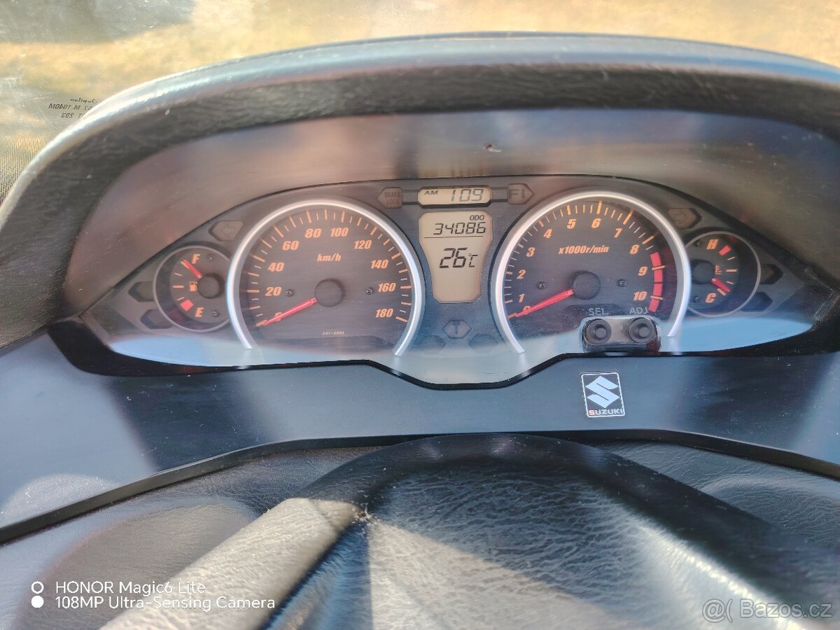 Suzuki Burgman 400 - 8