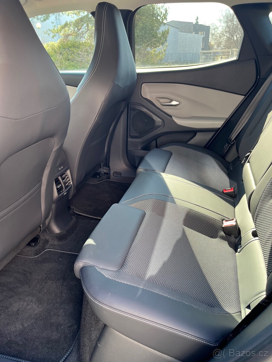 Ford Explorer EV - 8