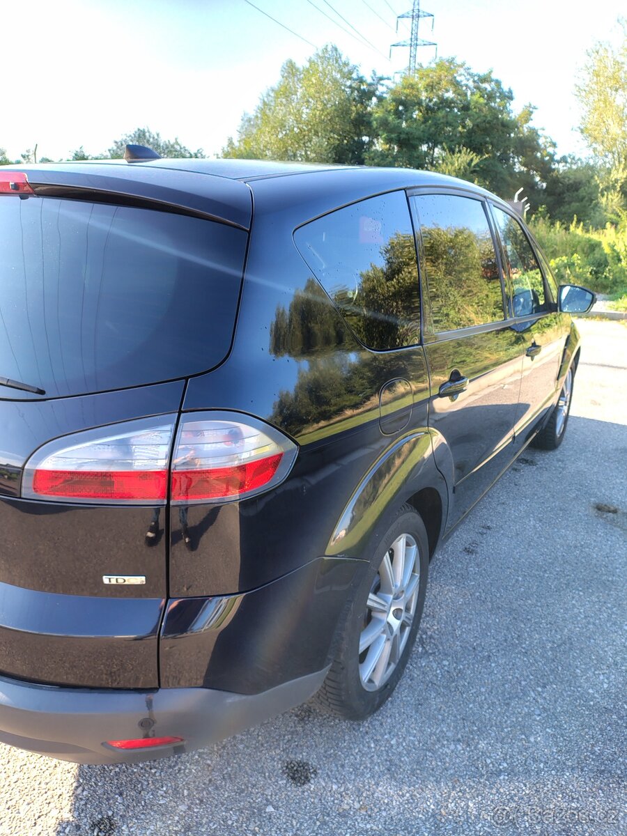 Ford S-Max ,Tažné zařízení, 5 míst. - 8
