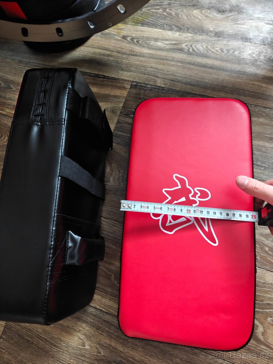 Boxing laps/kicking pads - 8