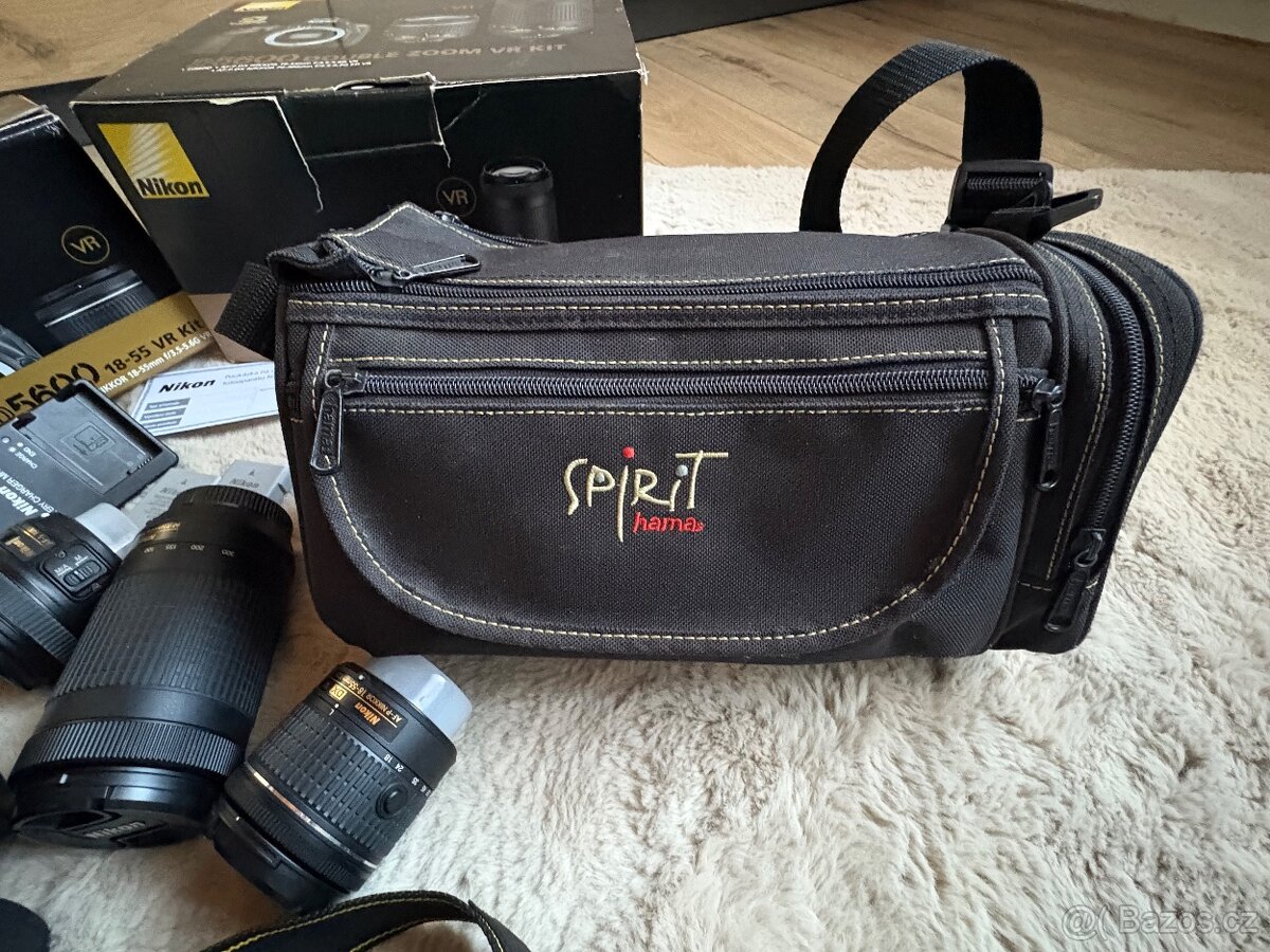 Fotoaparát nikon s příslušenstvím - 8