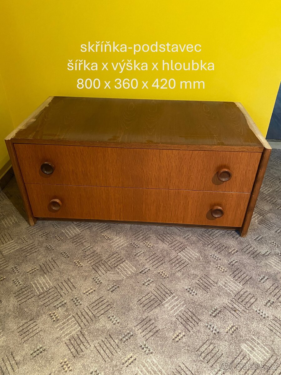 obývací stěna + sedačka + šatní skříň + knihovnička - 8