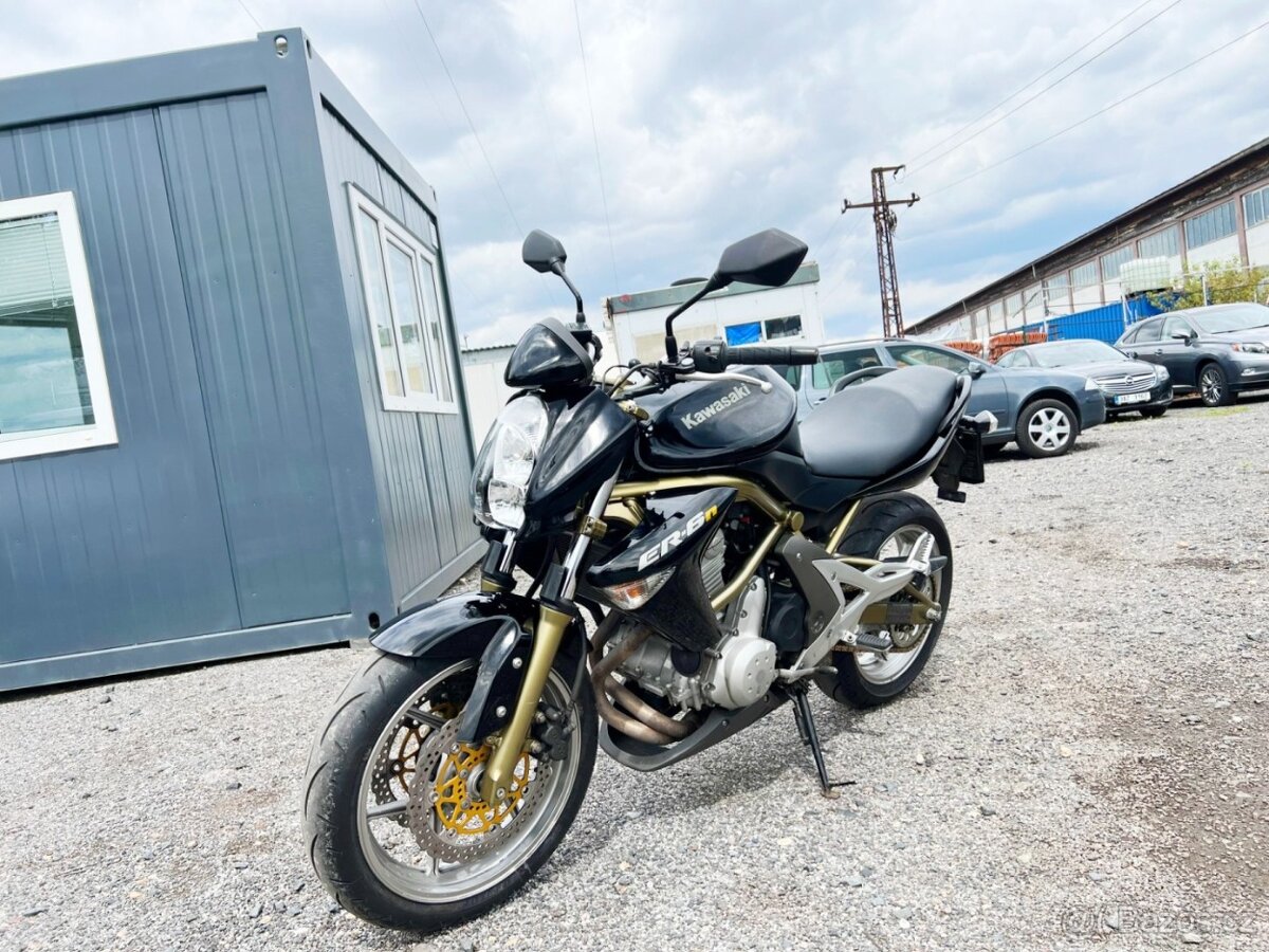 Kawasaki ER-6n A 650 53KW/2006/ČERNOZLATÁ/ - 8