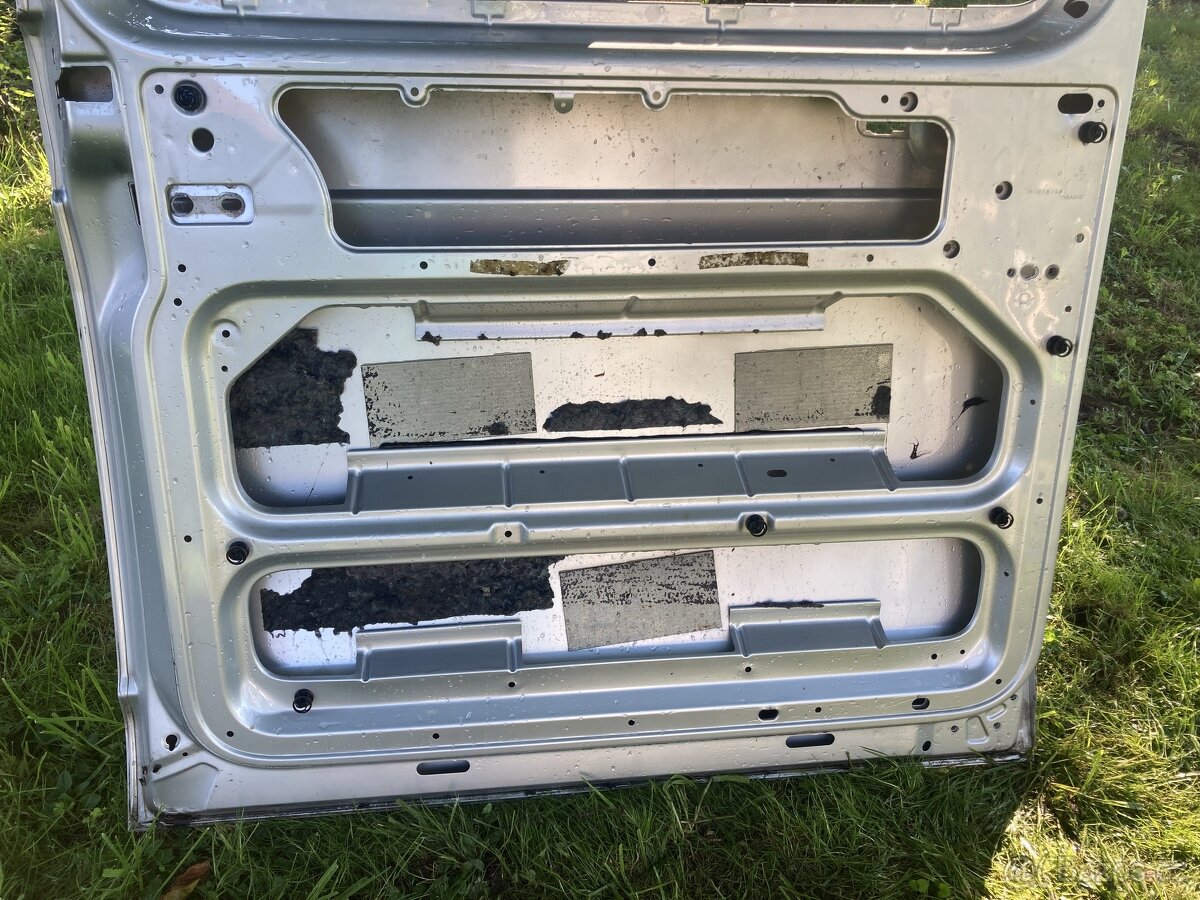 Levé boční dveře Volkswagen T5 - 8