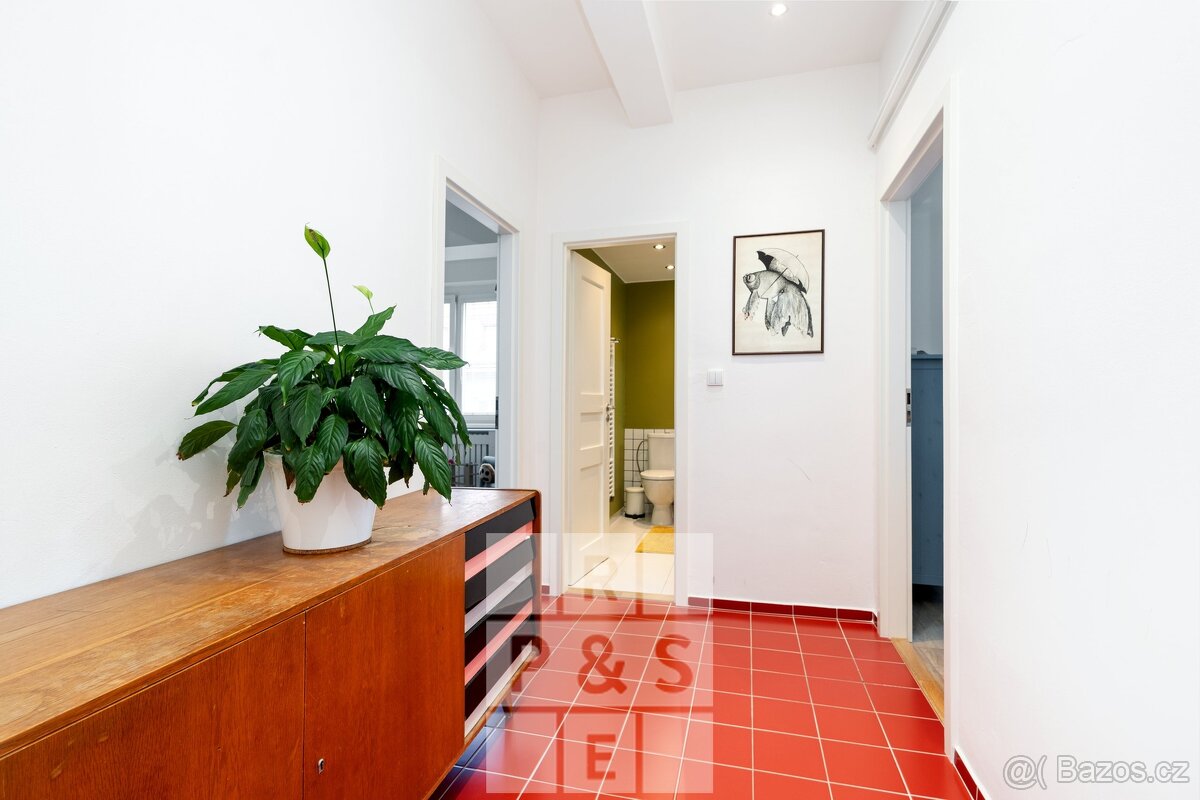 Prodej bytu 4+kk 106,8 m², Praha - Žižkov, ev.č. 00214 - 8