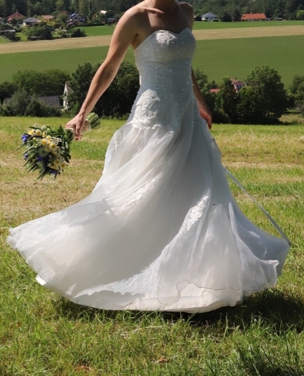 Svatební šaty - 8