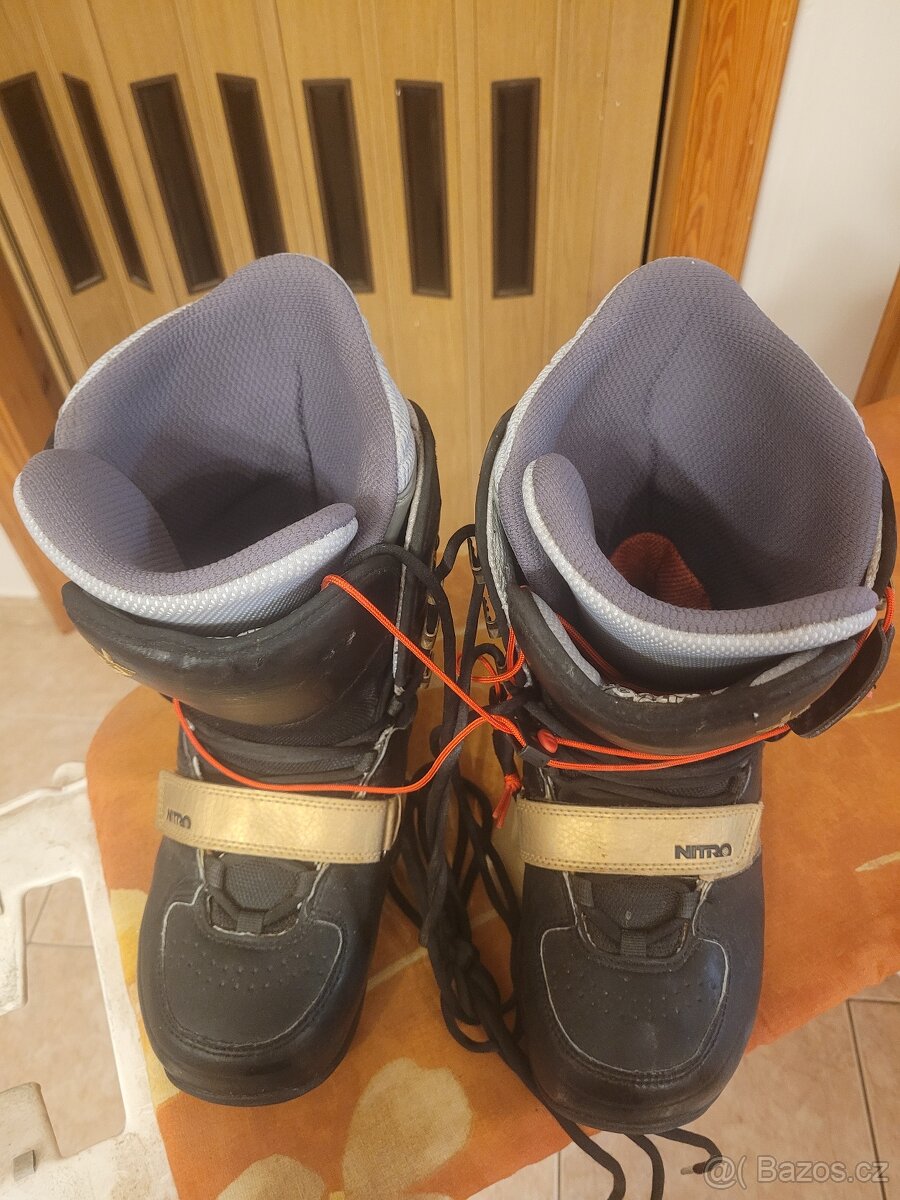 Prodám kvalitní set. Snowboard,boty a vak - 8