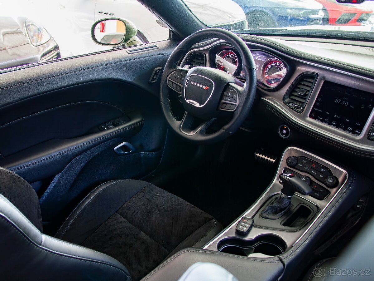 Dodge Challenger GT - 8