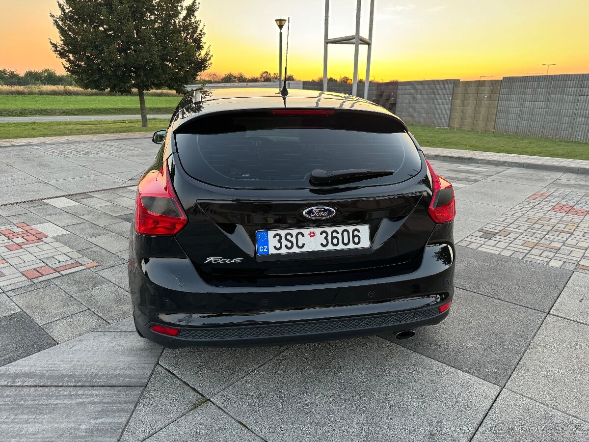 Ford Focus - 2012 - (vyhořelý) 1.6t 134KW - 170.455km - 8