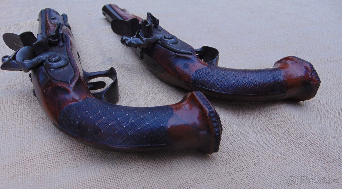 Párové křesadlové pistole - 8