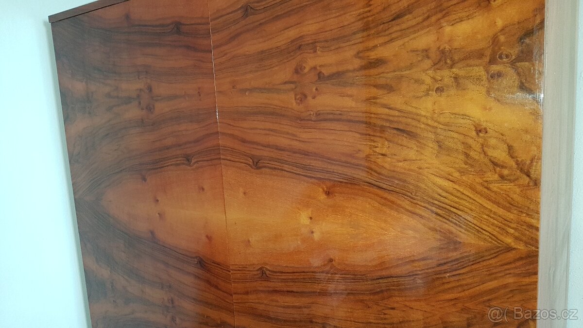 Šatní skříň, krásná, jako nová - 8