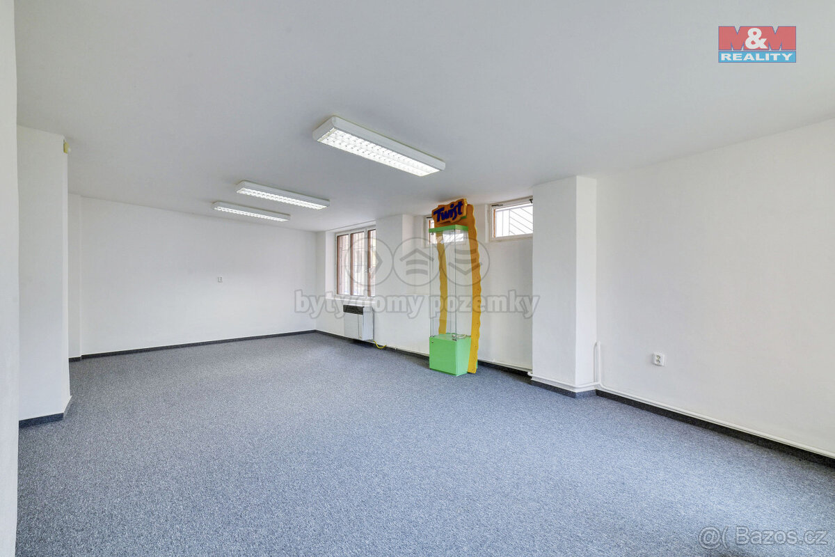 Pronájem obchodu 35 m² v Mariánských Lázních, Hlavní třída - 8