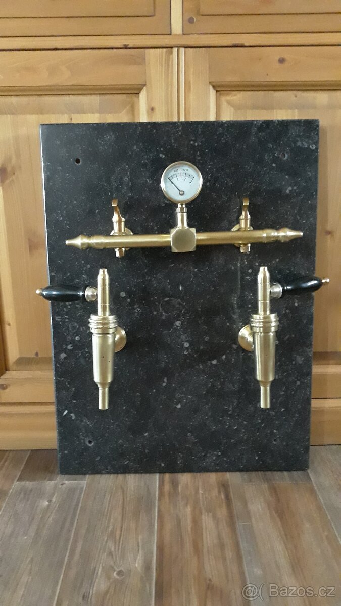 Sbírám - staré pivní láhve,půllitry,cedule,špuntovačku - 8