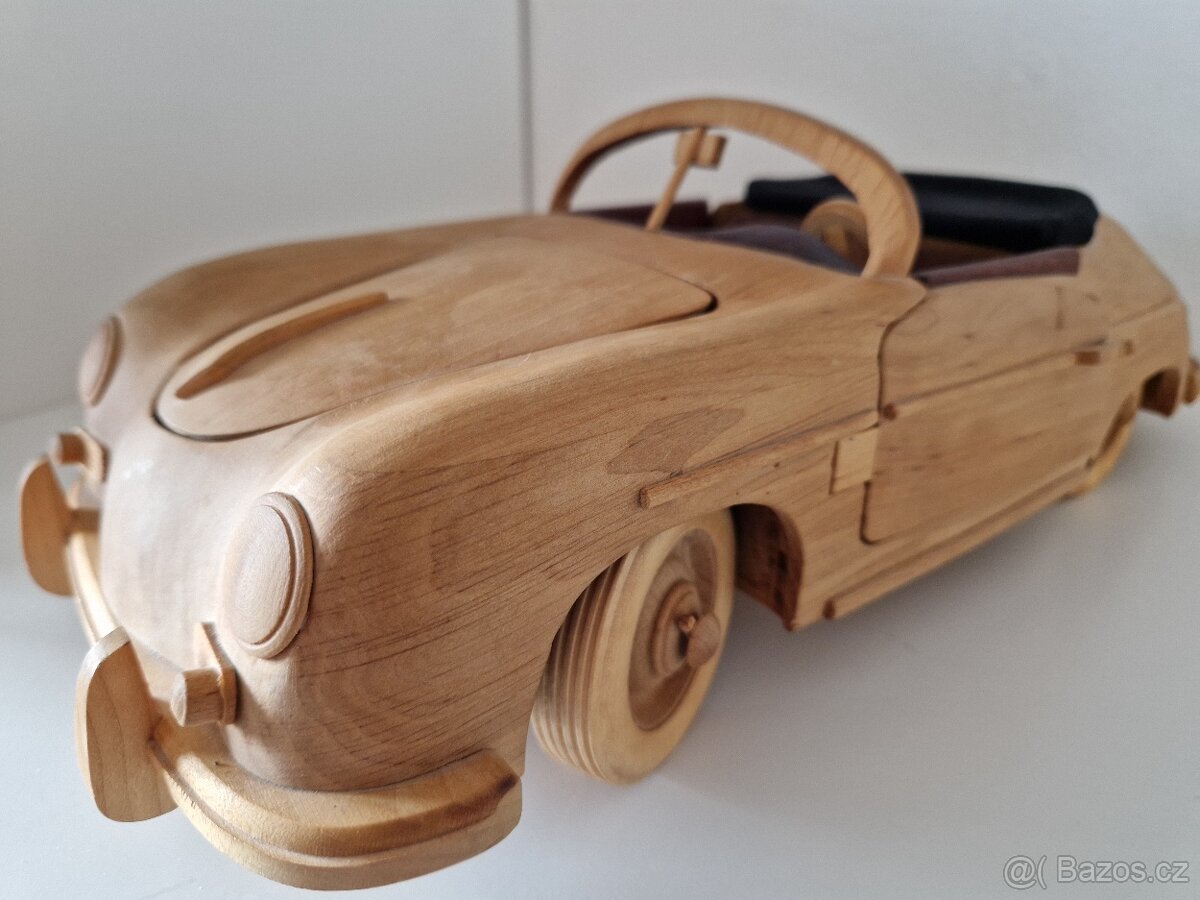 Dřevěný model auta - 8