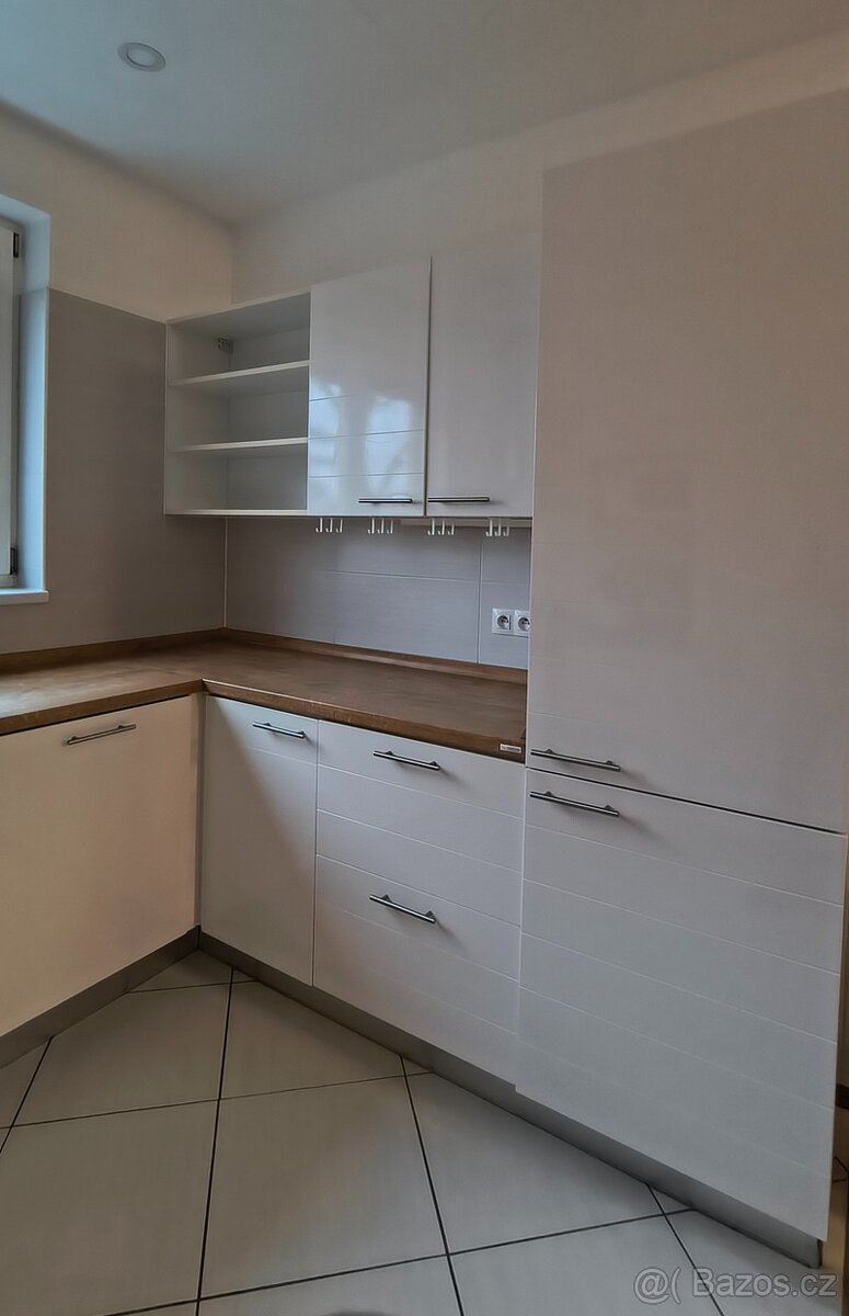 Použ. kuchyň. linka NADOP, tvar U 225x166 cm, bílá fólie/dub - 8