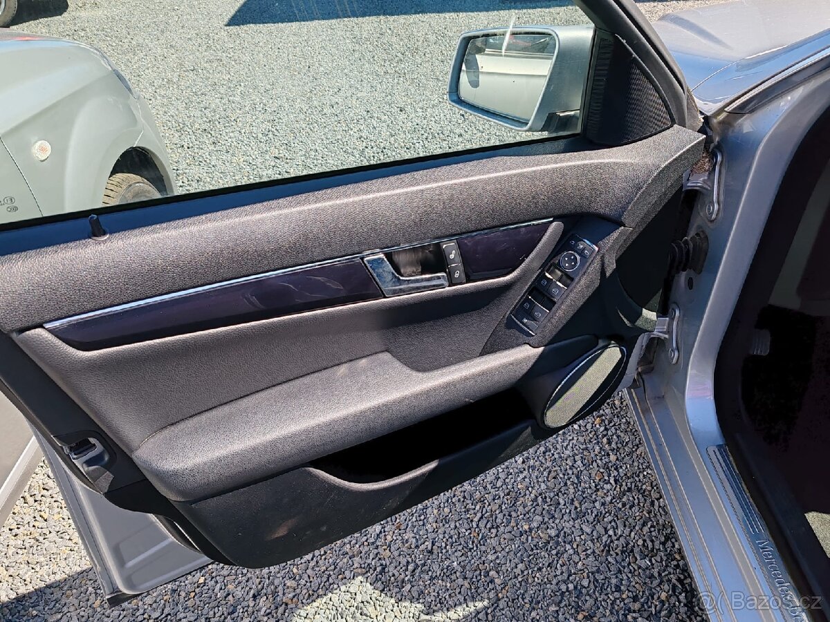 Mercedes-Benz Třídy C
220CDI - 8