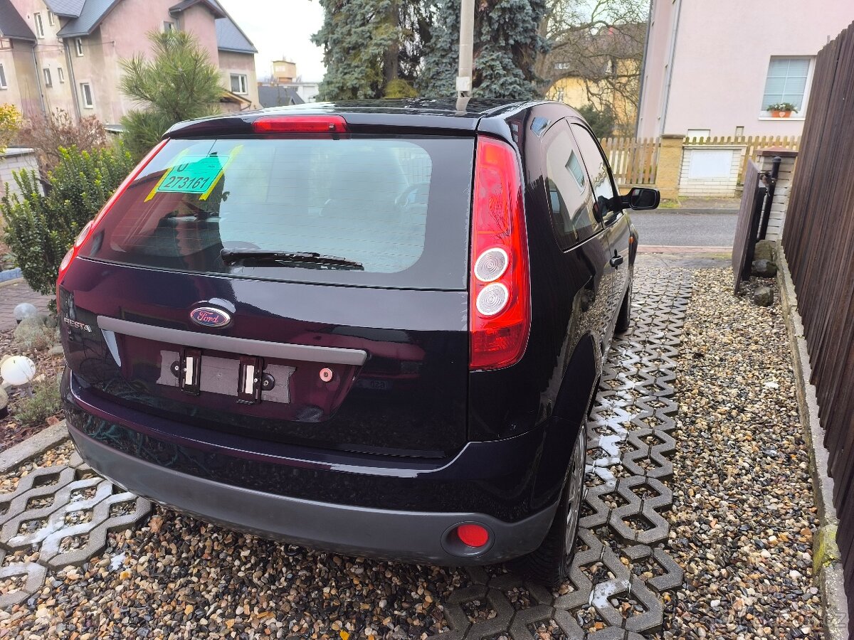 Prodám Ford Fiesta 1.3 44kw rok 2006 - 8
