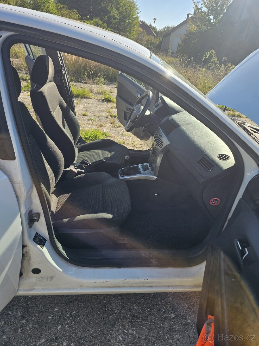 Opel Astra karoserie Sedan - 8