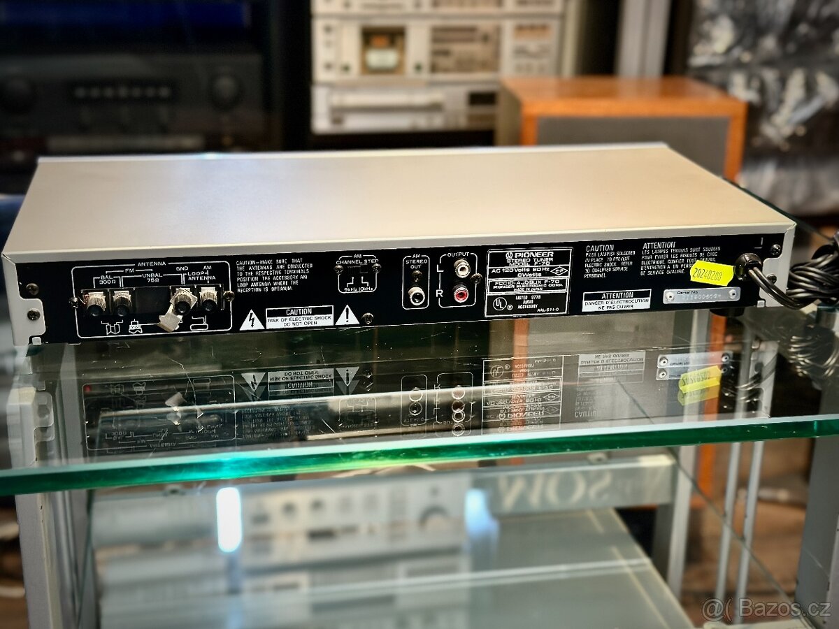 PIONEER F-70 (r.1983) 120V - 8