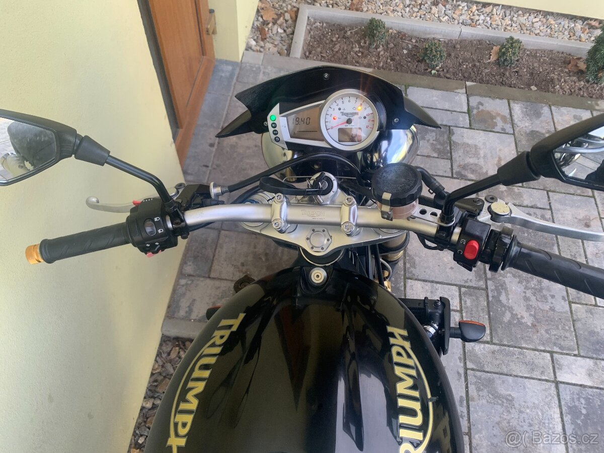 Triumph SPEED TRIPLE 1050 - 8