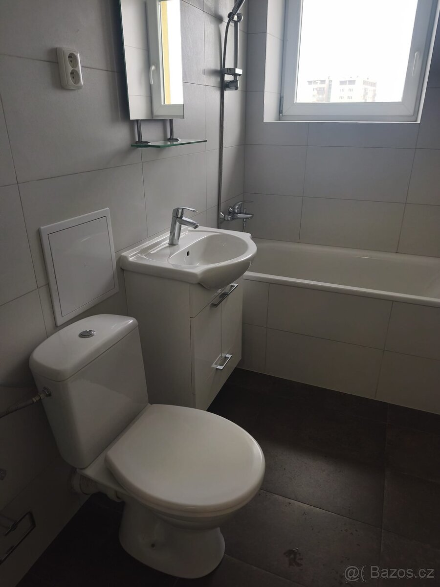 Pronajmu byt 2+1 Zlín - 8