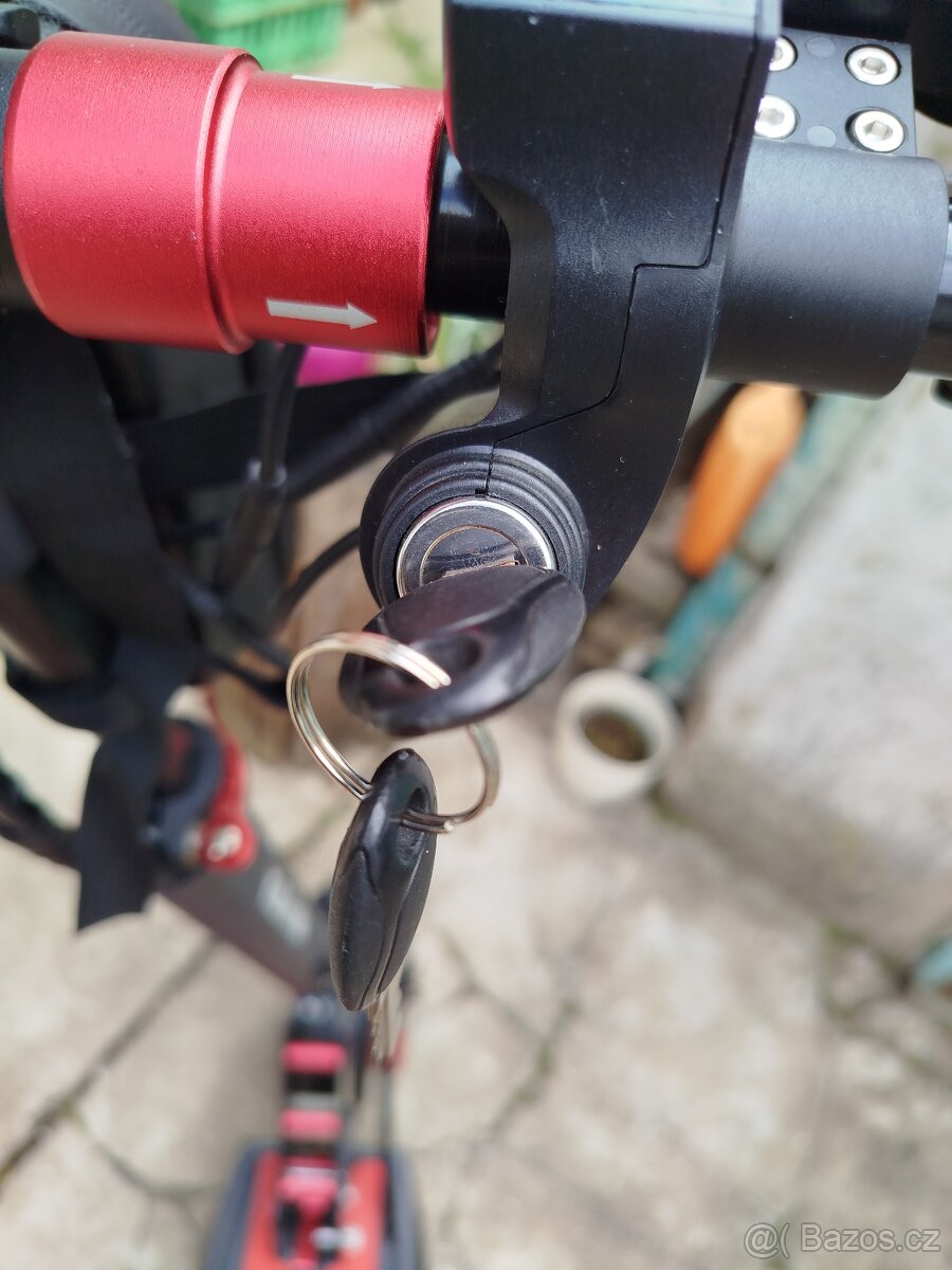 Elektrokoloběžka Kugo Kirin M4 - 8