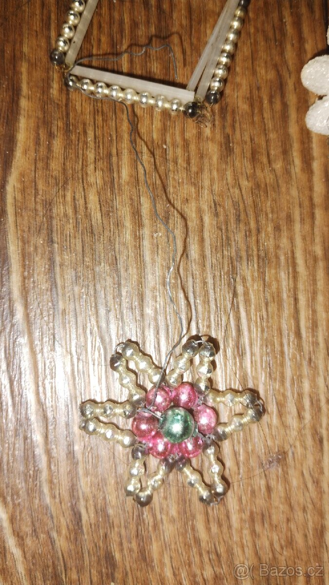 Vánoční ozdoby korálkové atd. - 8