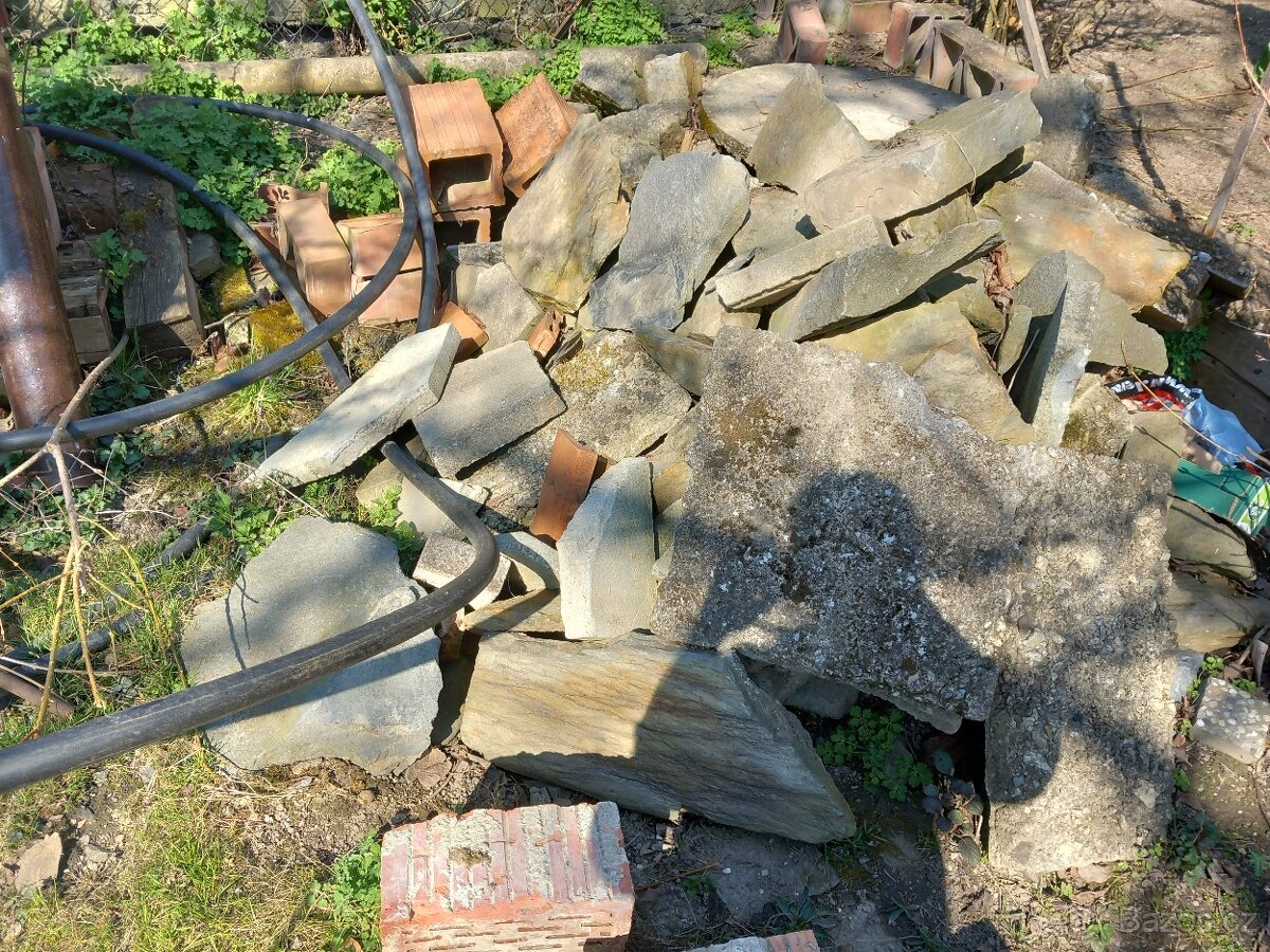 kameny, cihly, suť - 8