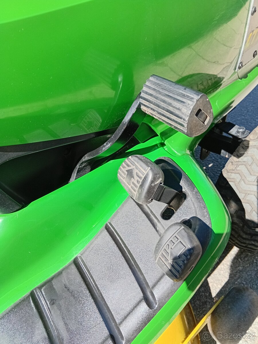 Prodám zahradní traktor John Deere LTR166 - 8