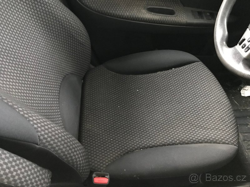 Nissan Note 1,4i 65kW 2007 - díly z vozu - 8