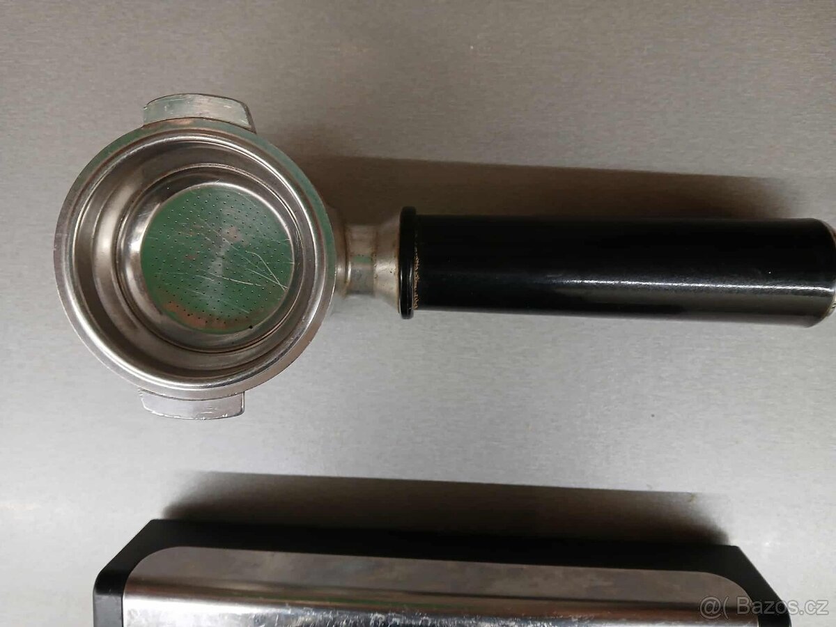 Pákový kávovar DeLonghi ECP33.21 - 8