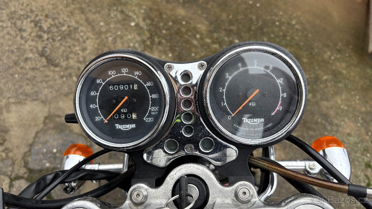 Triumph Adventurer - 8