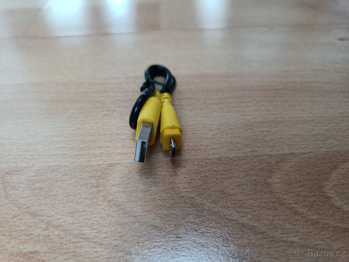 ruzne kabely: micro USB - USB-A, jack, nabijacka, jine - 8