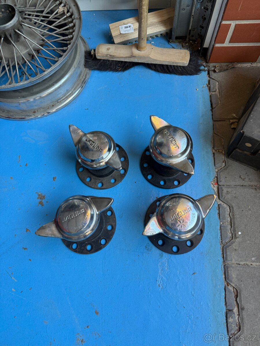 Drátěna kola jaguar E-type - 8