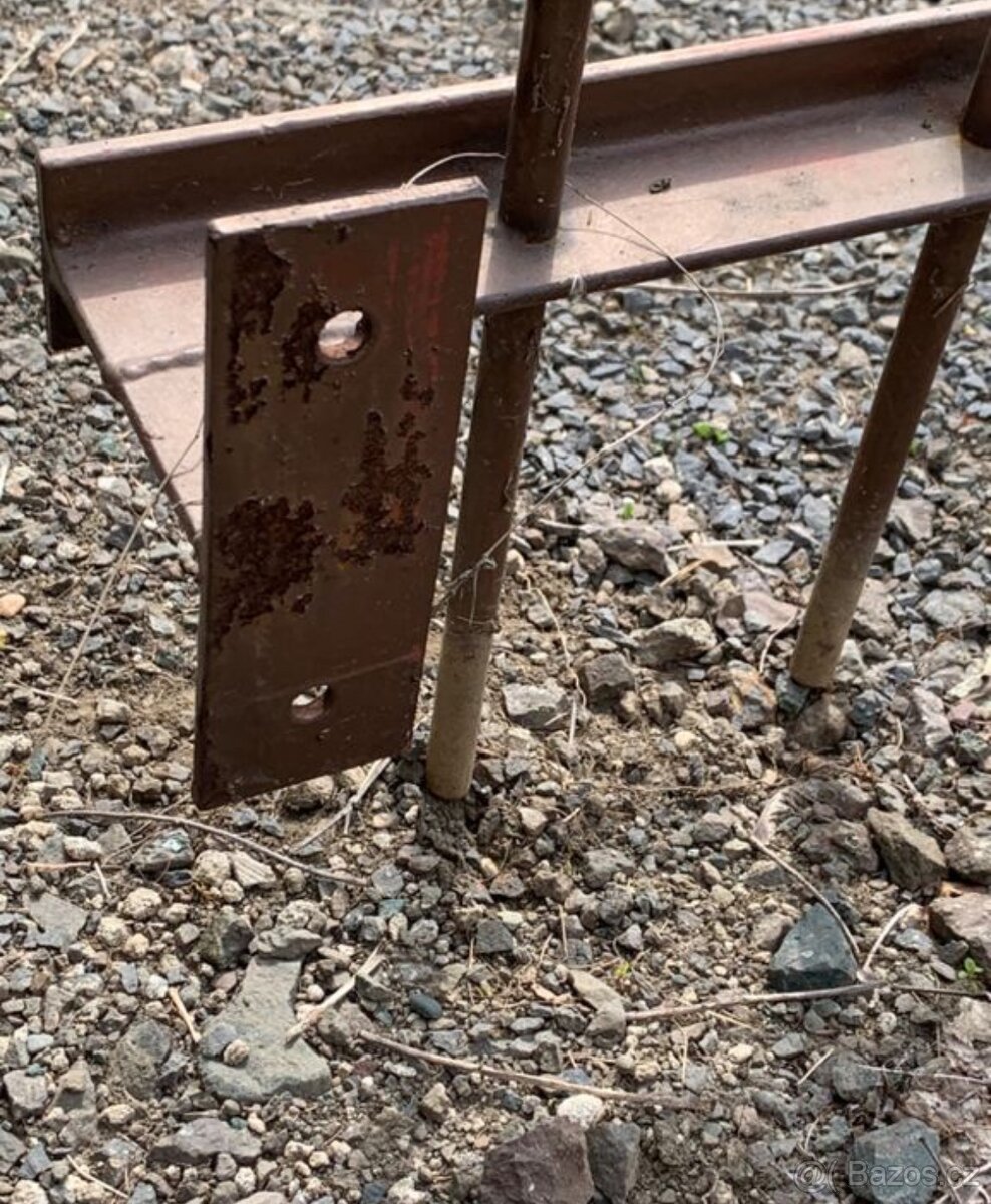 Mříž na stavební buňku - 8