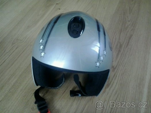 Prodám dětskou přilbu Rossignol Dargon s brýlemi - 8